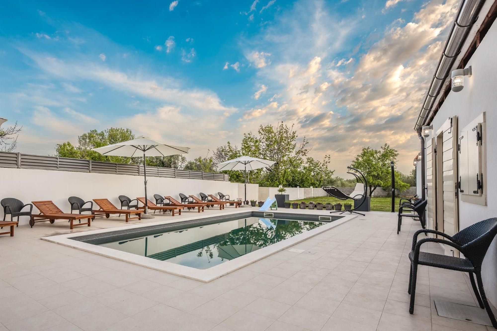 Villa Leny With Pool Sukošan Exterior foto